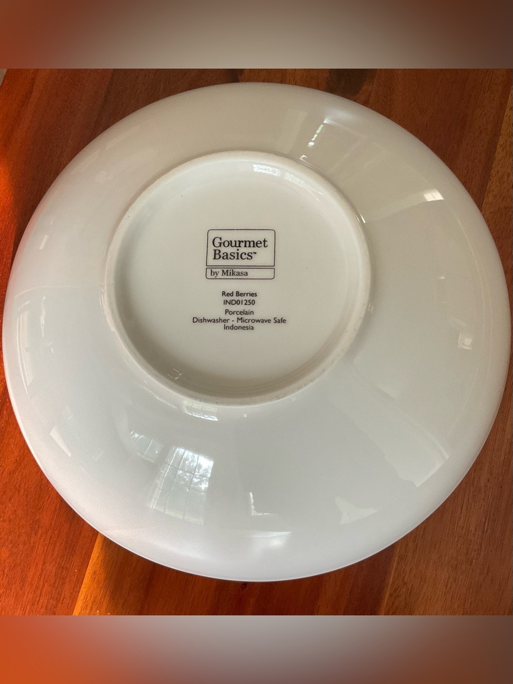 Mikasa Red Berries Vegetable Serving Bowl - Picture 2 of 4